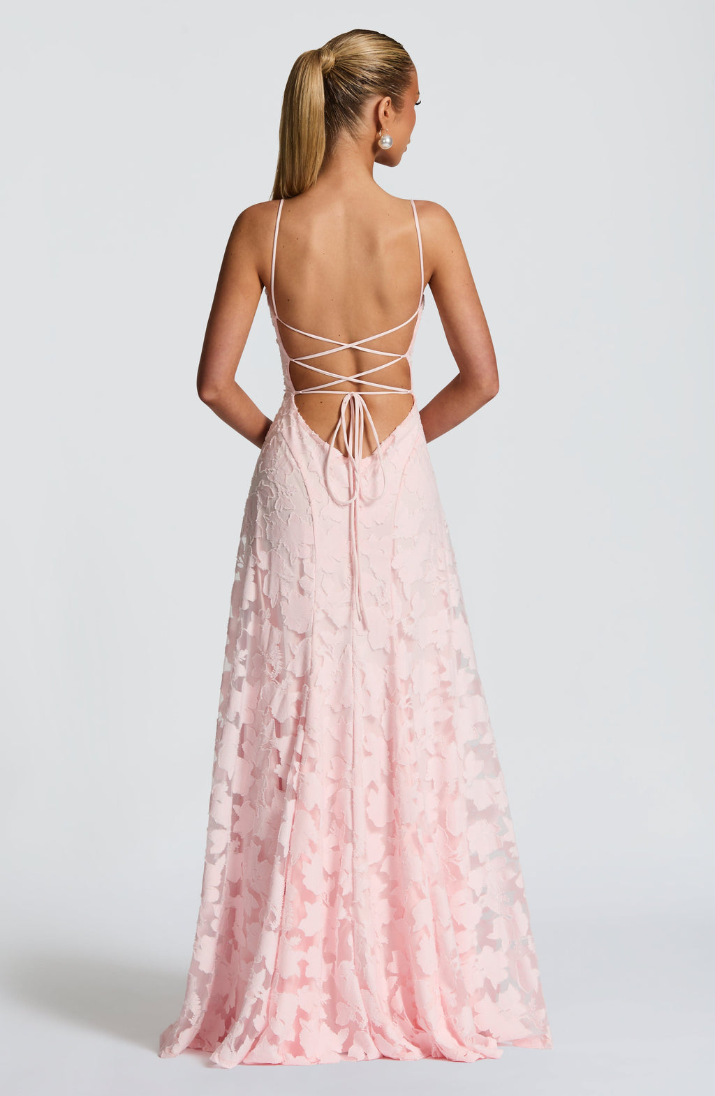 Abito maxi floreale da donna con scollo morbido e schiena con laccio - Fluido ed elegante