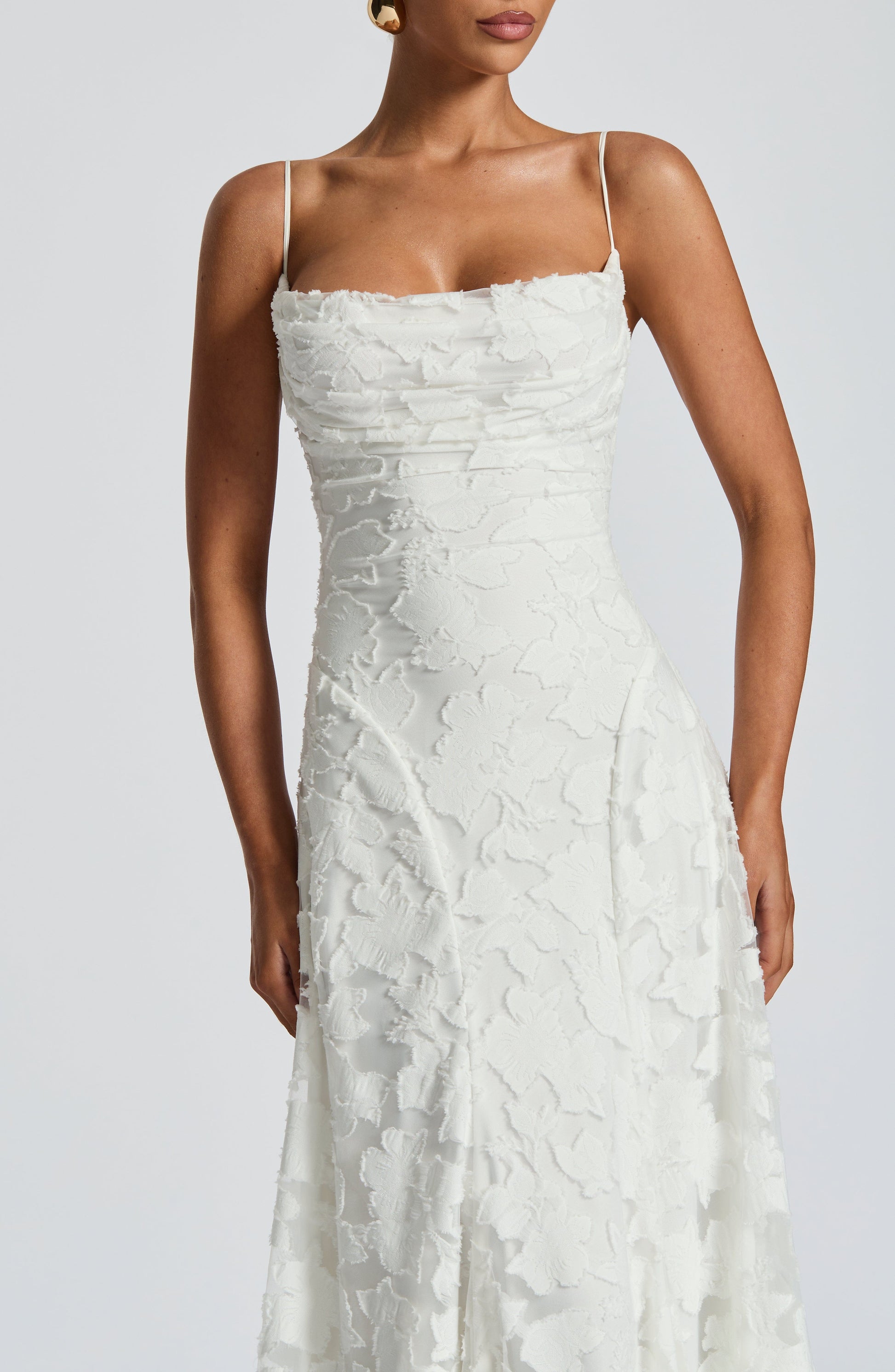 Abito maxi floreale da donna con scollo morbido e schiena con laccio - Fluido ed elegante