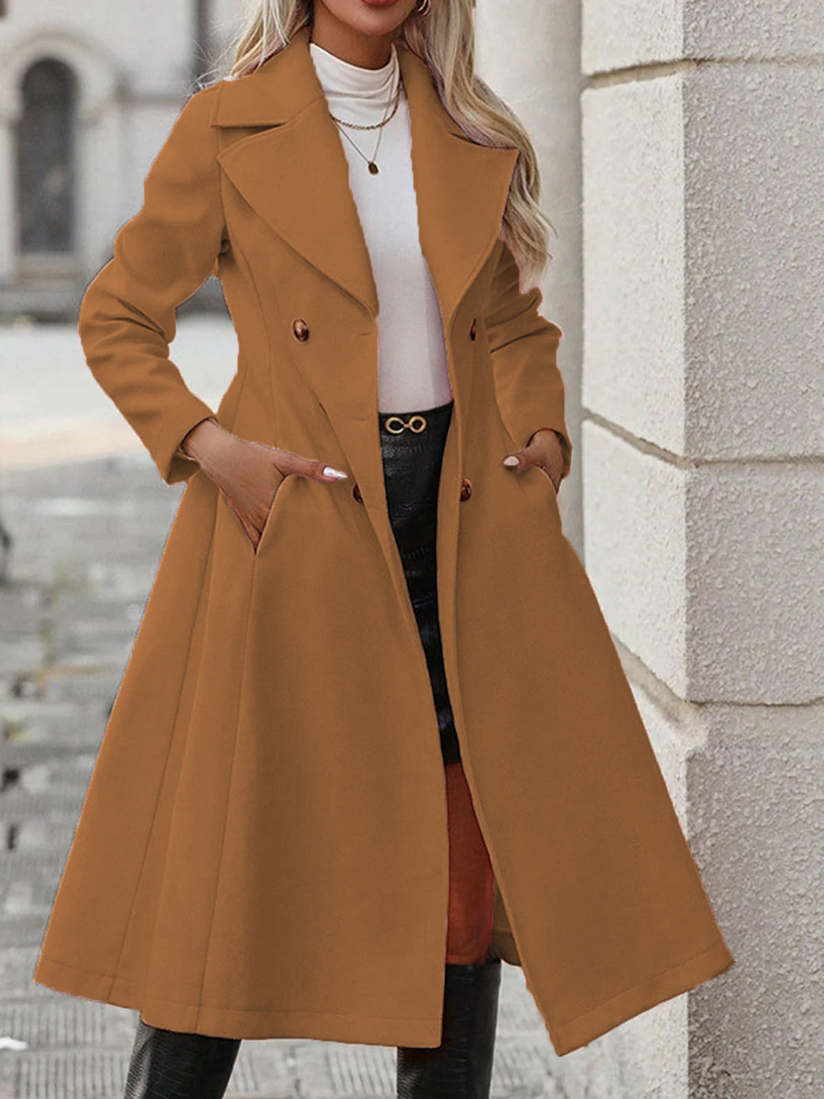 Trench lungo da donna doppiopetto con revers - Casual ed elegante