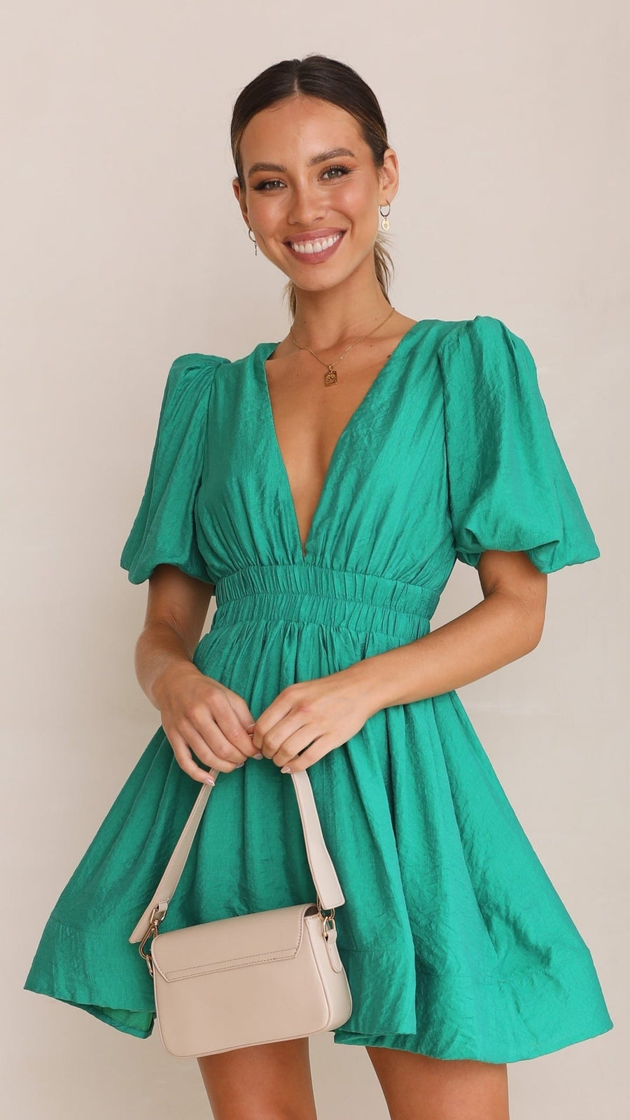 Mini Abito Elegante da Donna – Taglio Chic e Femminile