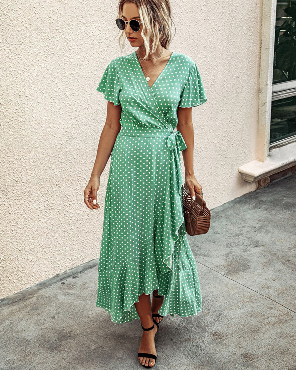Elegante abito floreale avvolgente da donna – Stile estivo con volant