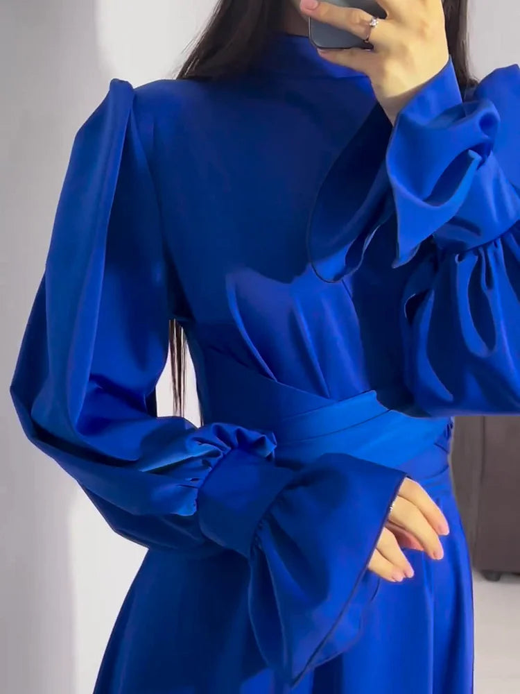 Elegante abito da sera in raso per donna – Abito lungo a trapezio con maniche lunghe a sbuffo