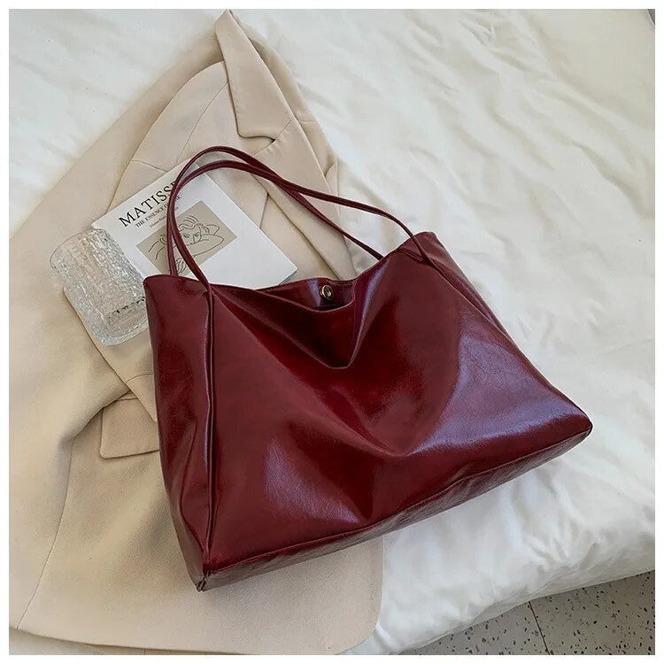 Borsa a tracolla in pelle grande e chic per le donne