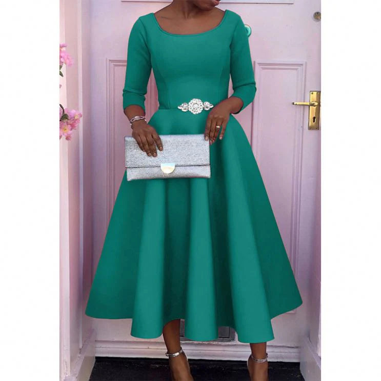 Abito estivo da donna – Elegante, leggero, femminile, perfetto per occasioni speciali.