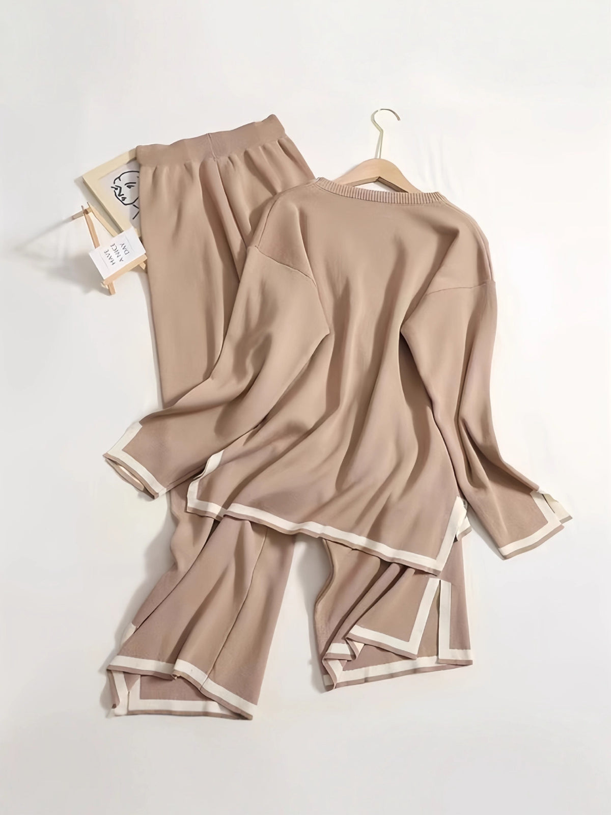 Ensemble pour femme avec top fluide et pantalon large - Élégant et léger