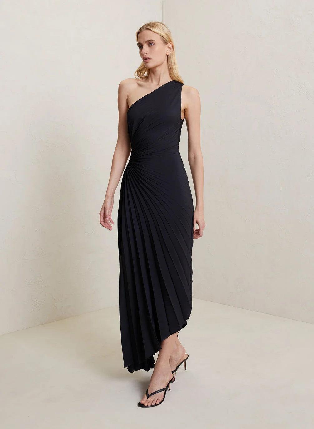 Abito maxi monospalla plissettato da donna - Elegante e fluido