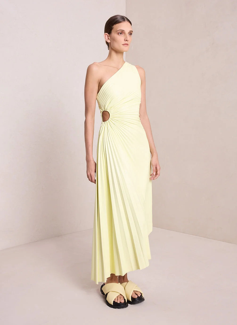 Abito maxi monospalla plissettato da donna - Elegante e fluido