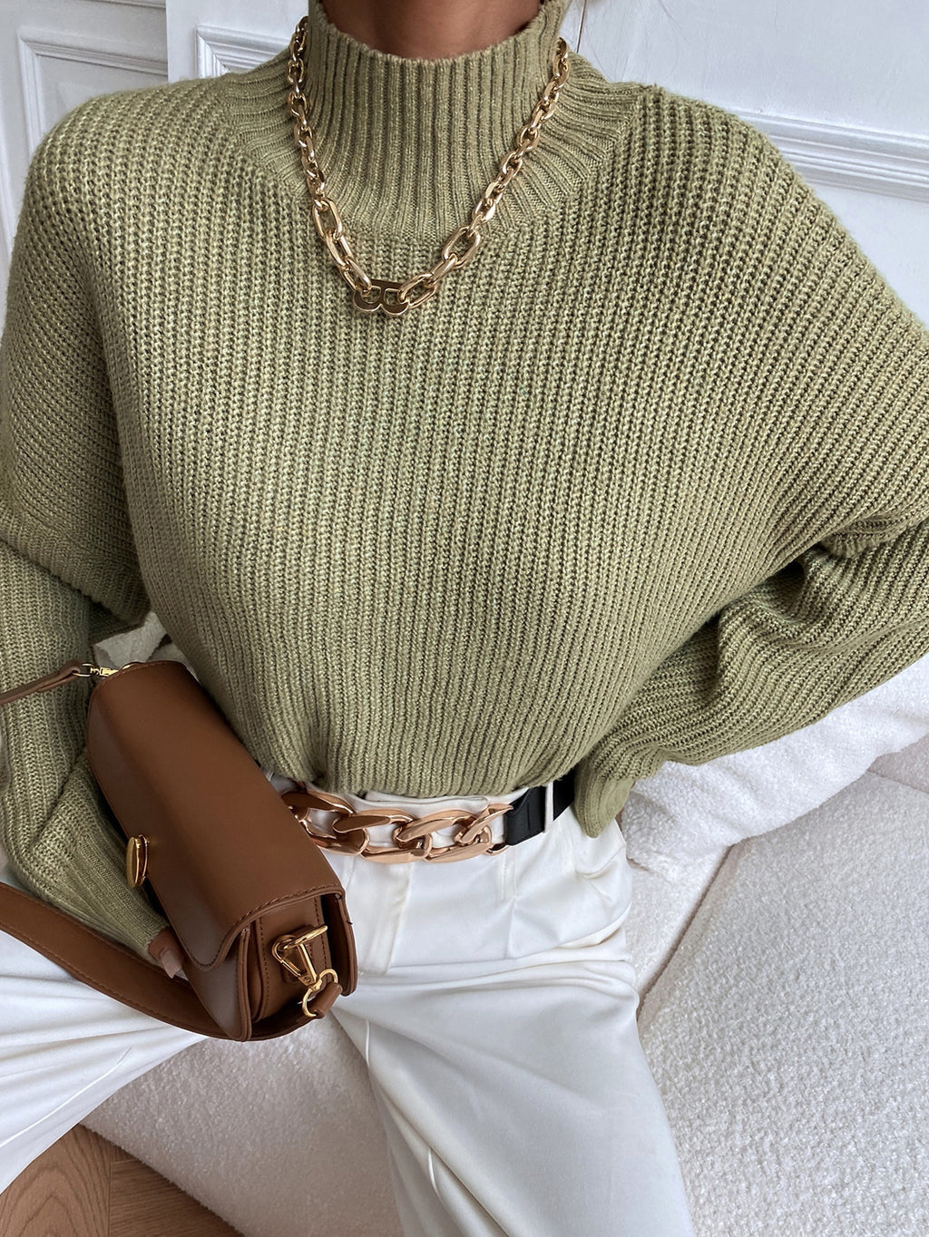 Maglione dolcevita donna dal taglio ampio - Minimal e caldo