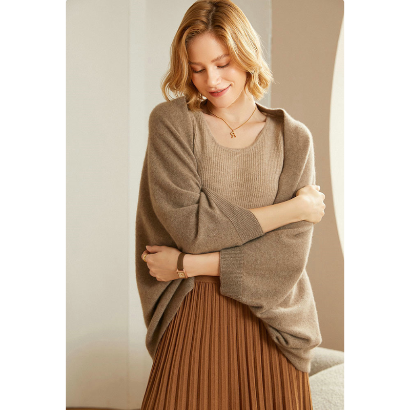 Elegante scialle da donna in maglia – Caldo, morbido e alla moda.