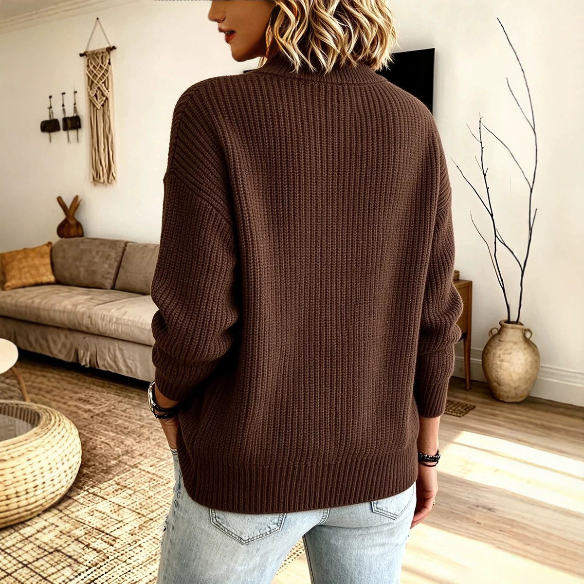 Women's ribbed sweater with asymmetrical zipper – Modern and comfortable