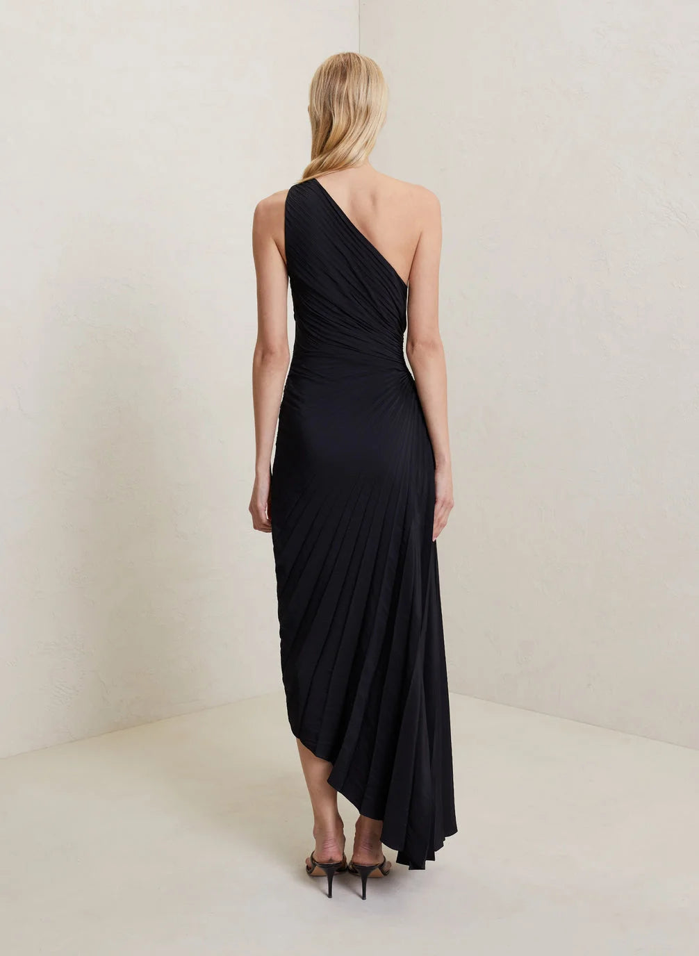 Abito maxi monospalla plissettato da donna - Elegante e fluido