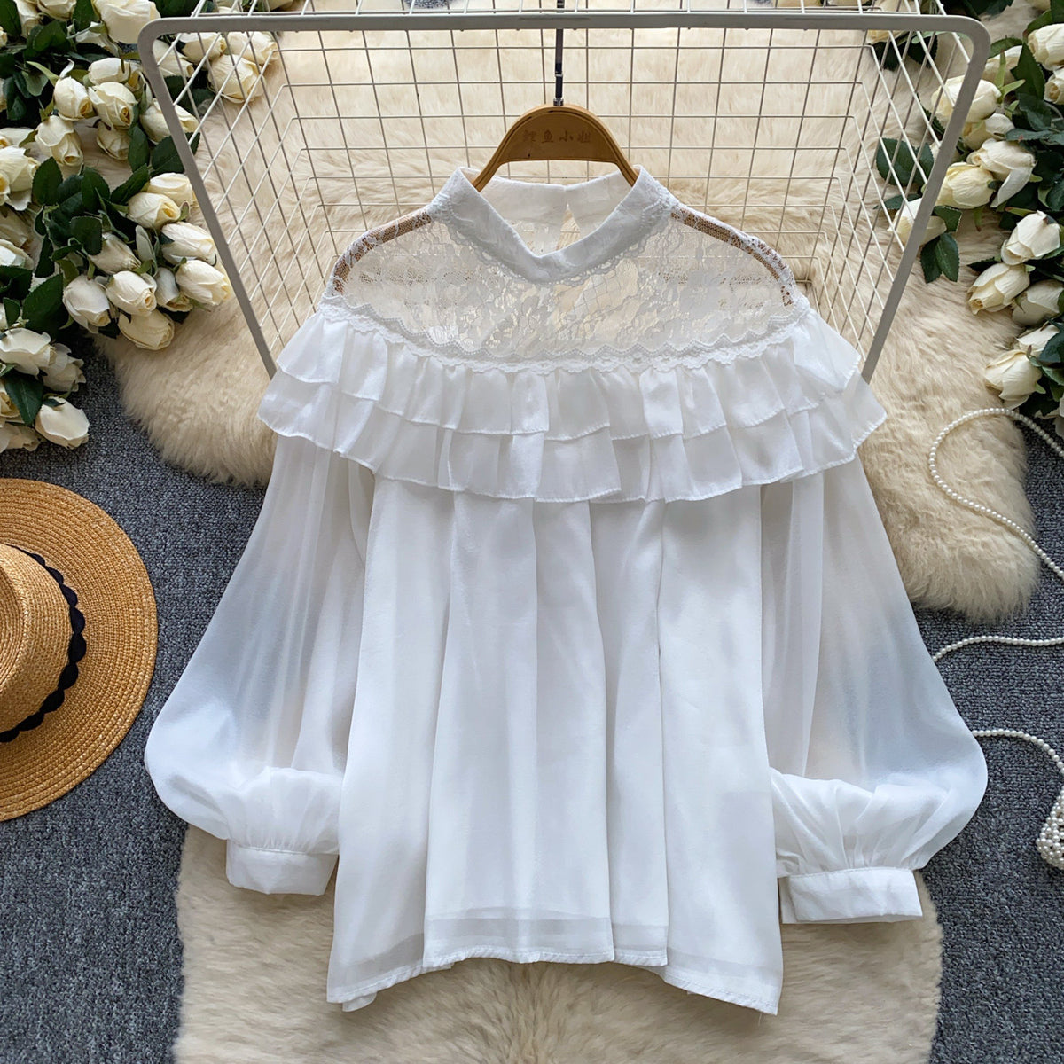 Blouse femme épaules dénudées en dentelle - Romantique et féminine