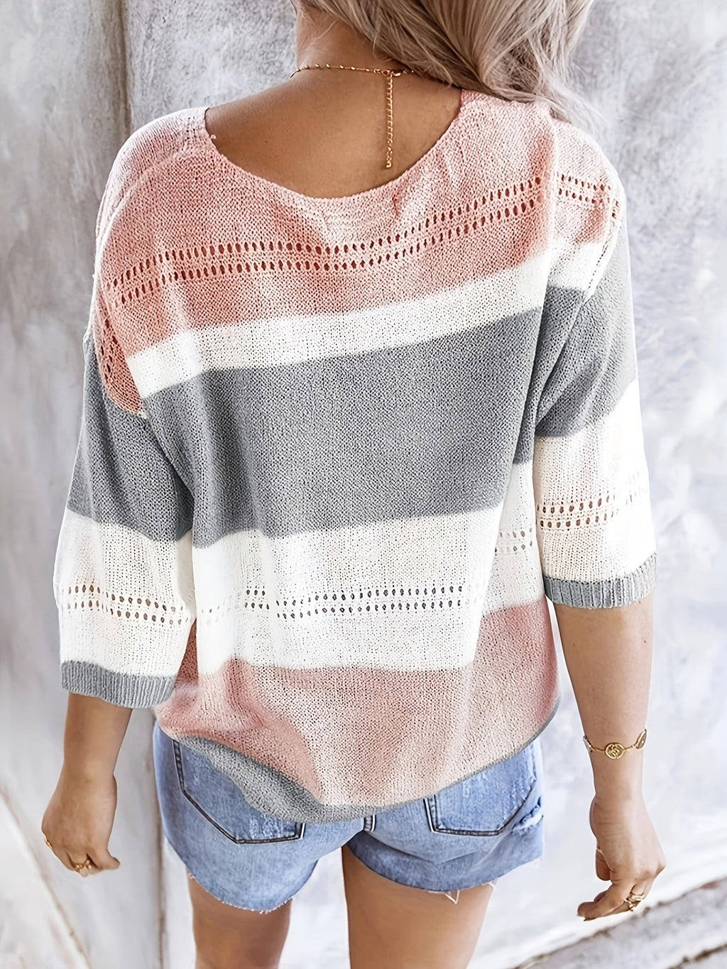 Women’s Fine-Knit Sweater – Soft, Lightweight, Elegant Everyday Style