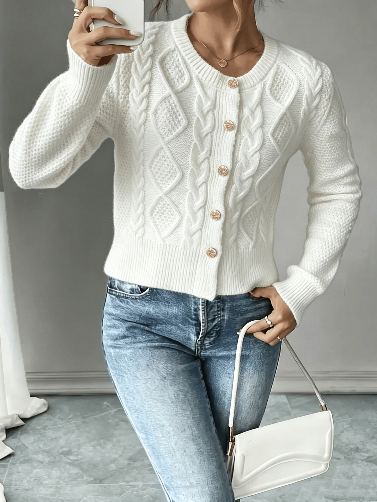 Cardigan donna a trecce con bottoni - Elegante e morbido