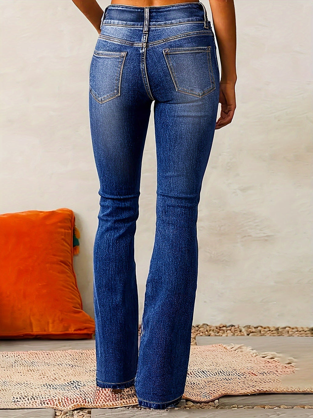 Luxury Women’s High-Waisted Flare Jeans – Modern, Figure-Flattering Style and Trendy Appeal.