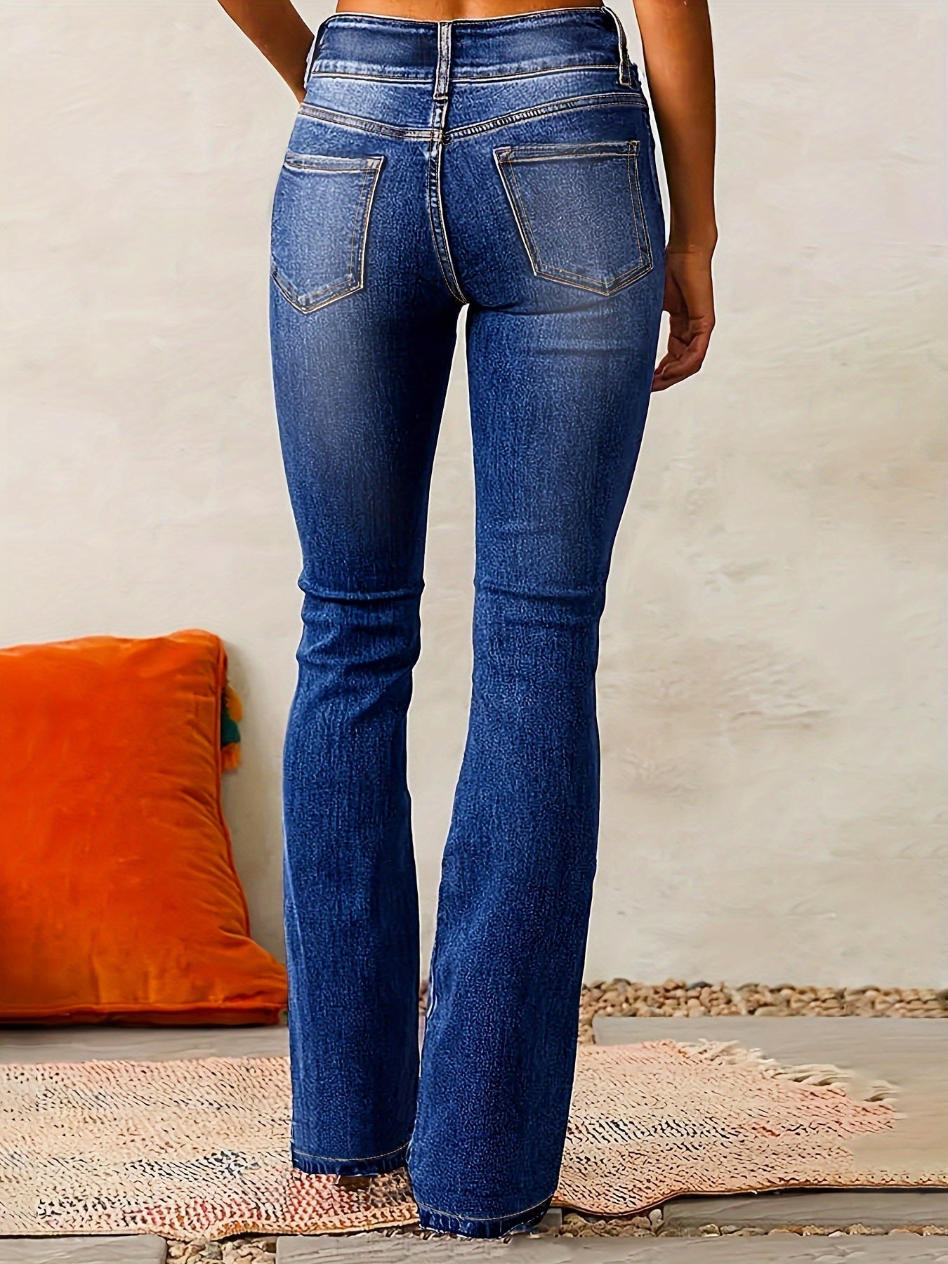 Luxury Women’s High-Waisted Flare Jeans – Modern, Figure-Flattering Style and Trendy Appeal.