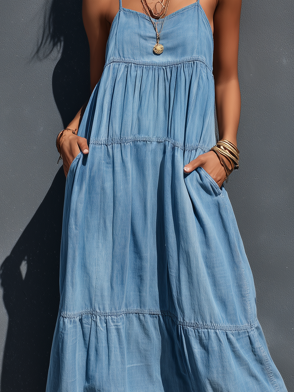 Abito maxi in denim con spalline da donna - Casual e di tendenza