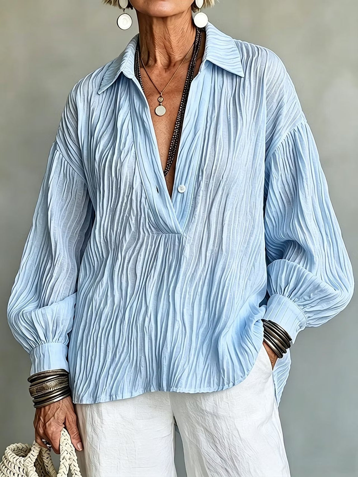 Chemise pour femme à col V et manches longues - Légère et élégante