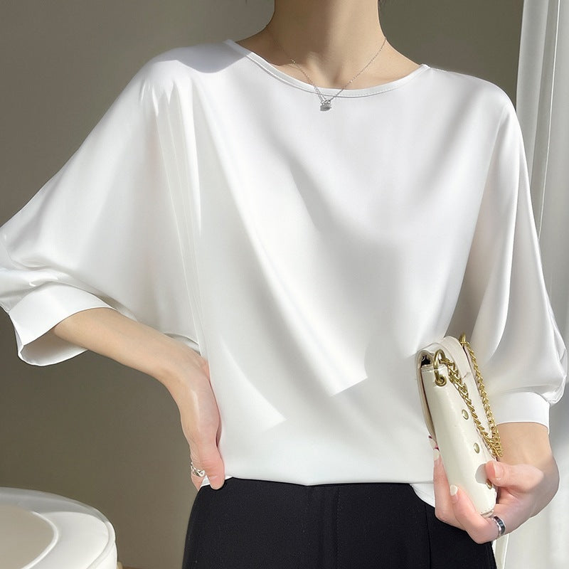 Blusa Donna in Seta Ghiacciata Satinata con Scollo Tondo – Leggera ed Elegante