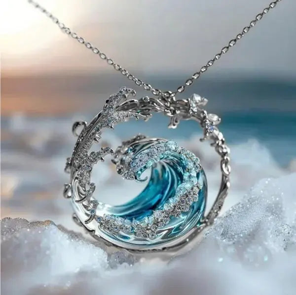 Women’s Ocean Oath Necklace – Elegant and Refined Nautical Style.