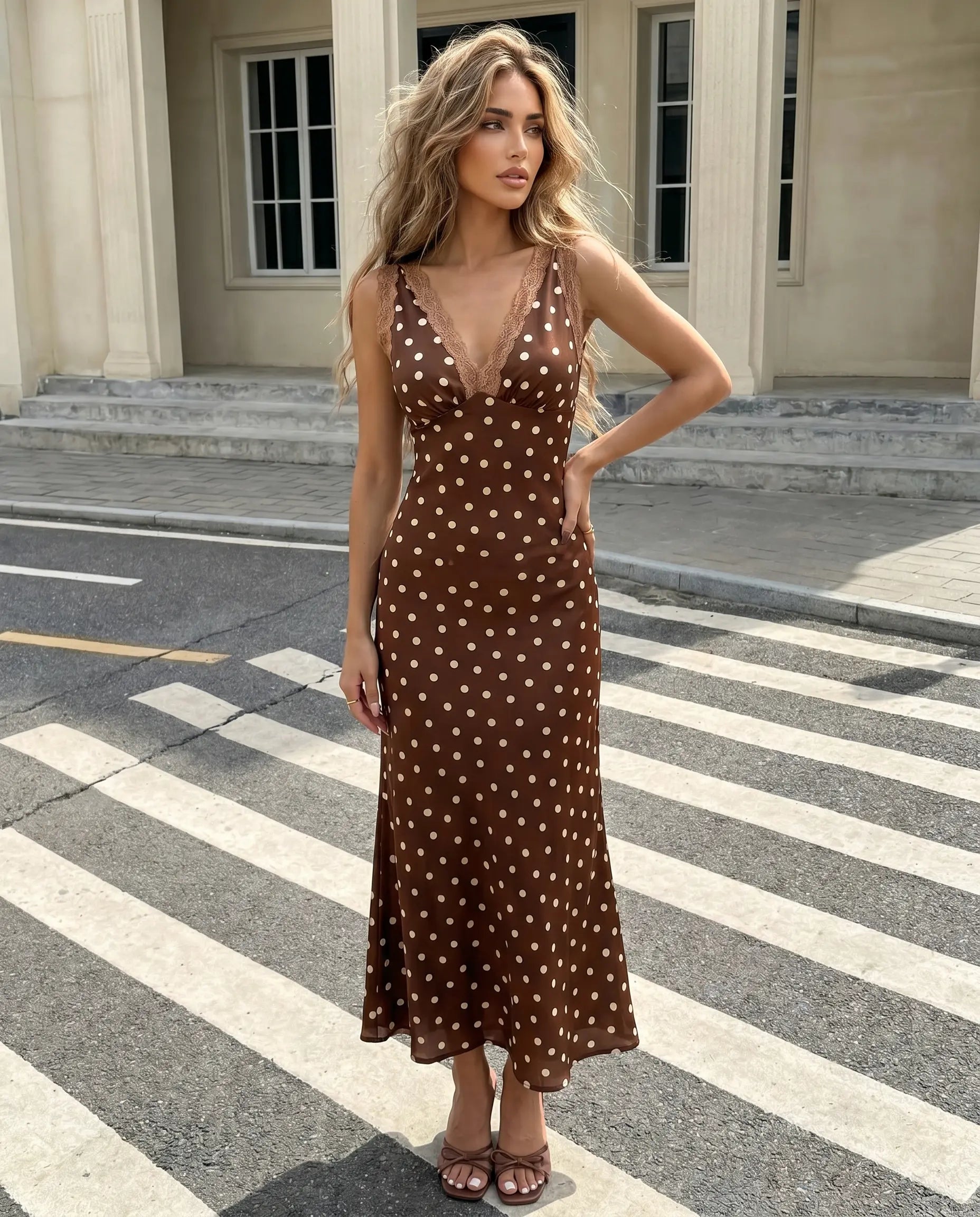 Abito midi da donna senza maniche a pois con pizzo - Chic e femminile