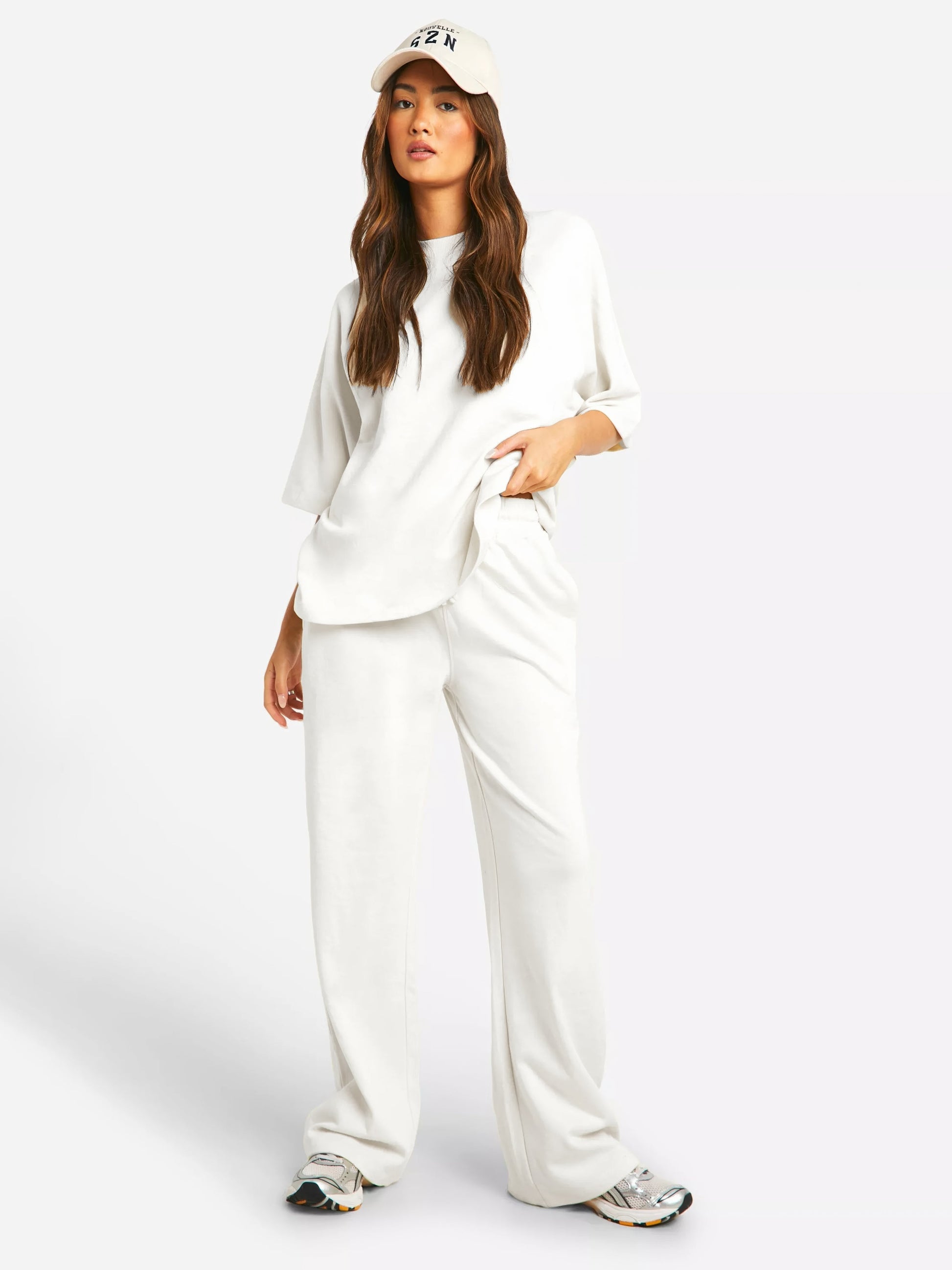 Completo da donna con t-shirt a collo alto e pantaloni della tuta a gamba dritta - Vestibilità estiva casual oversize