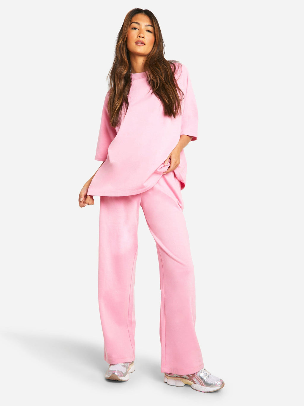 Completo da donna con t-shirt a collo alto e pantaloni della tuta a gamba dritta - Vestibilità estiva casual oversize