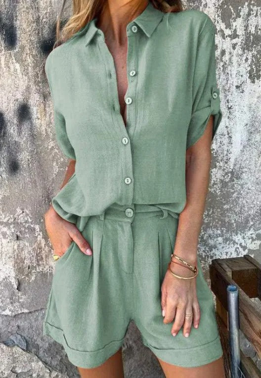 Completo casual da donna con camicia e pantaloncini - Completo estivo leggero ed elegante