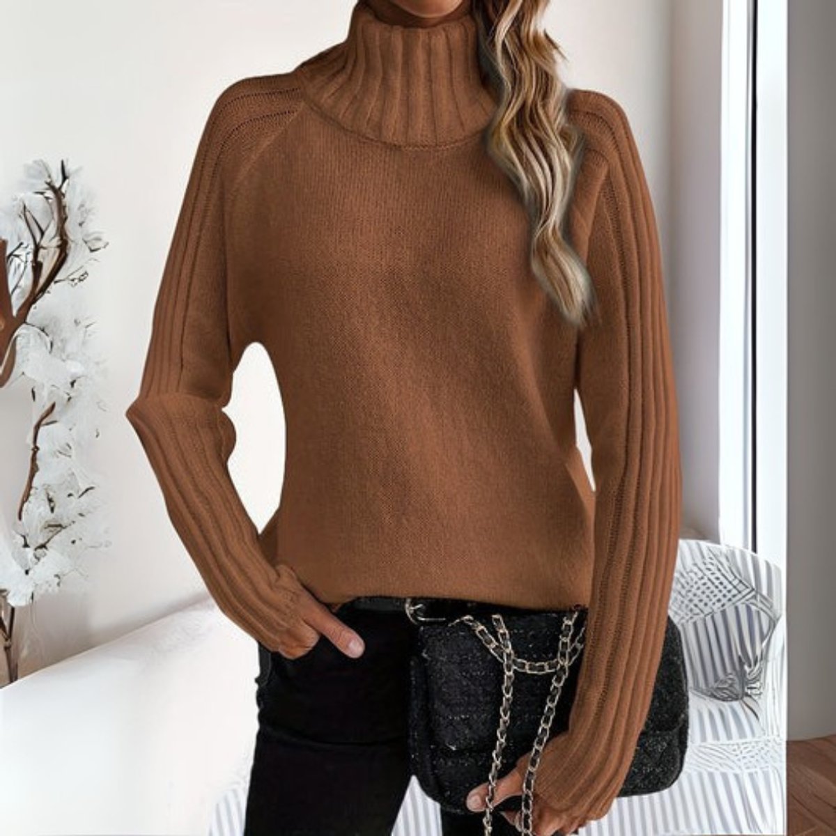 Ribstrikket rullekravesweater til kvinder - blød og elegant