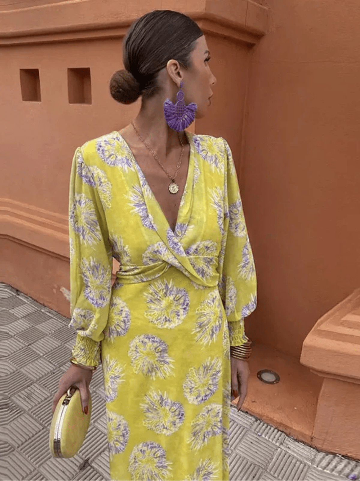 Abito da invitata a un matrimonio con pizzo floreale – Elegante e romantico