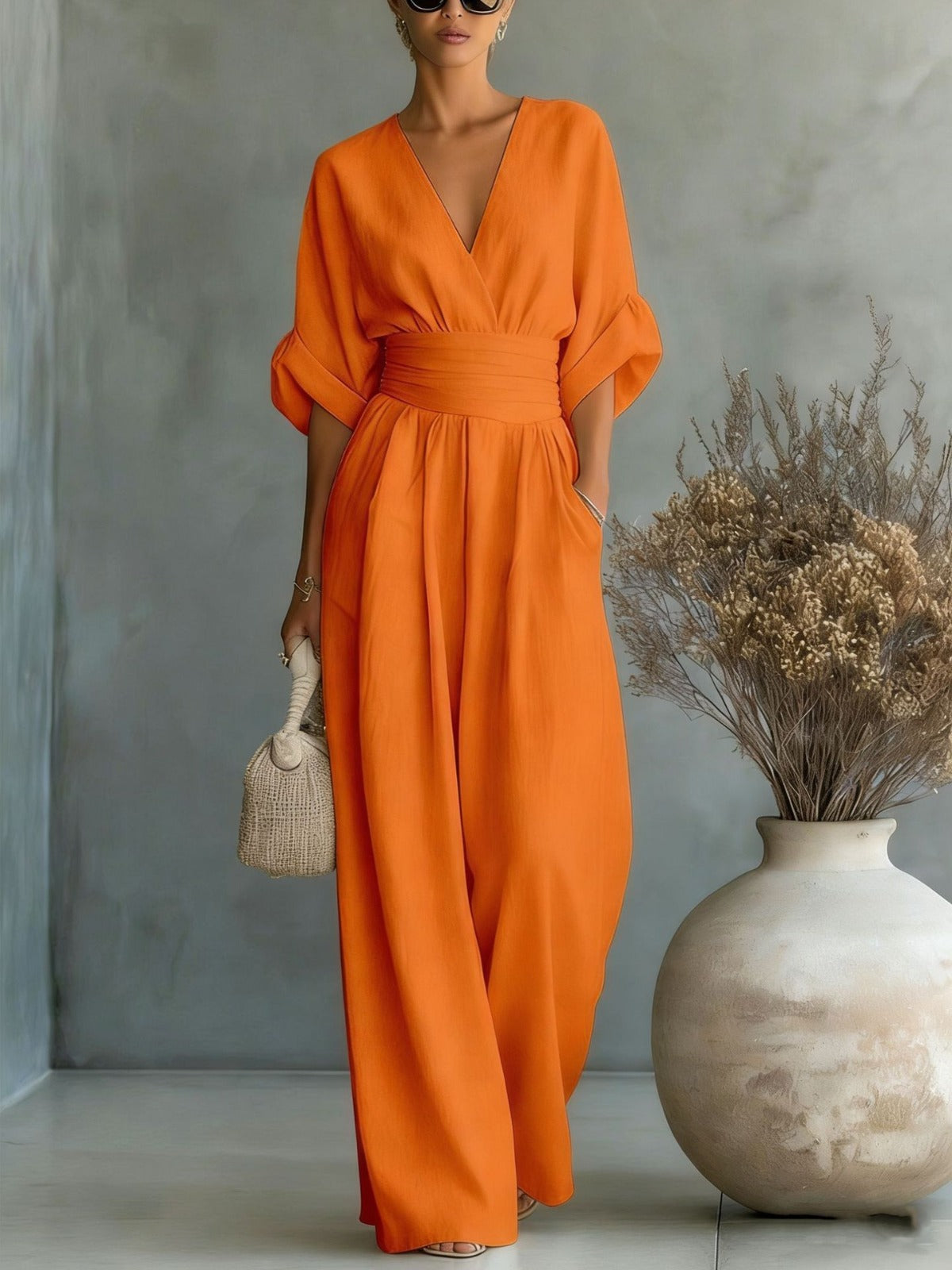 Tuta donna con scollo a V e gamba ampia - Elegante e fluida