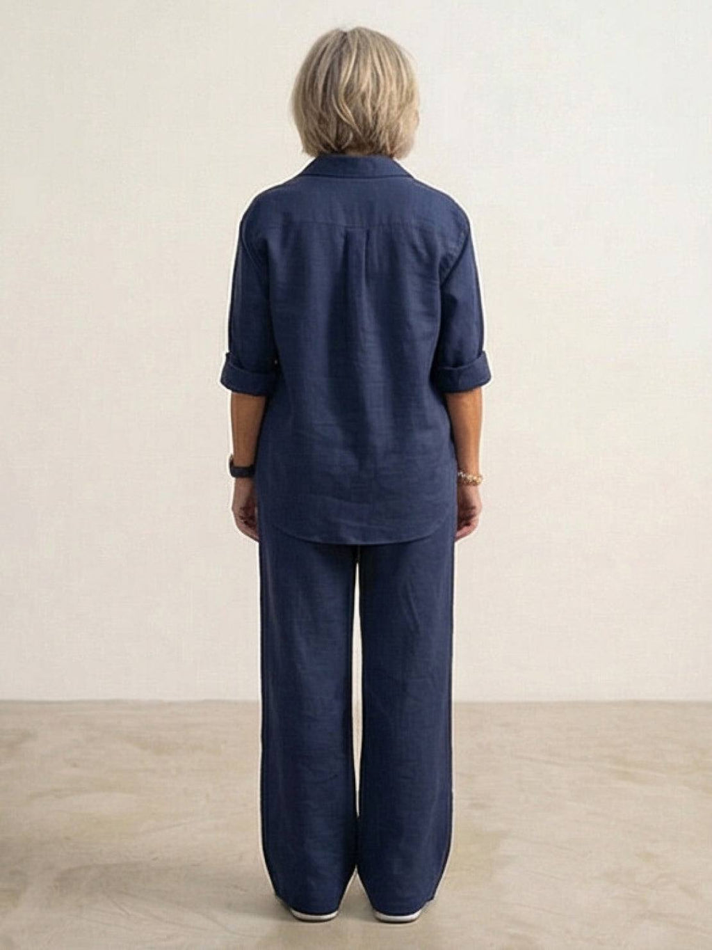 Completo camicia e pantaloni ampi da donna – Chic e fluido