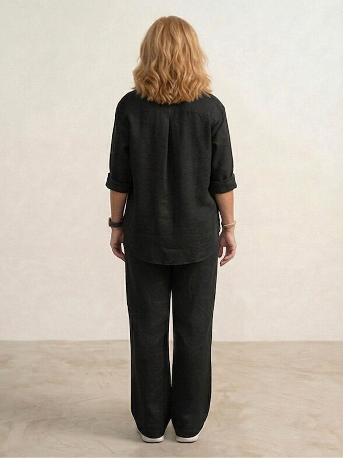 Completo camicia e pantaloni ampi da donna – Chic e fluido