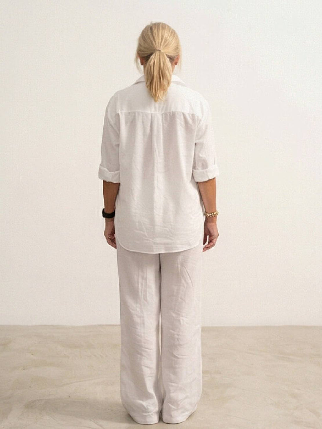 Completo camicia e pantaloni ampi da donna – Chic e fluido