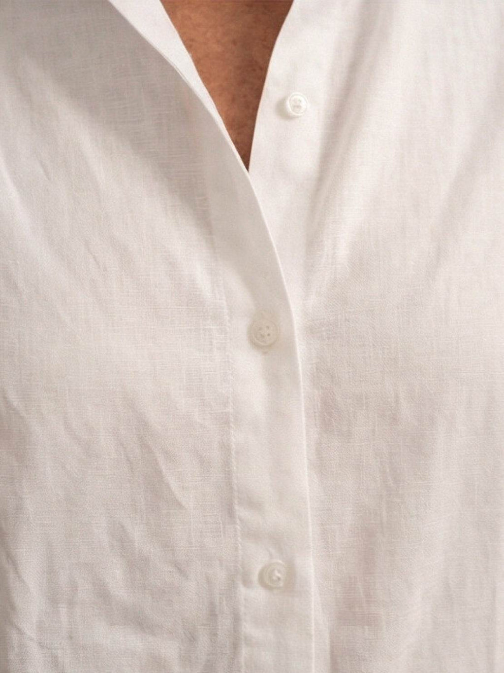 Completo camicia e pantaloni ampi da donna – Chic e fluido