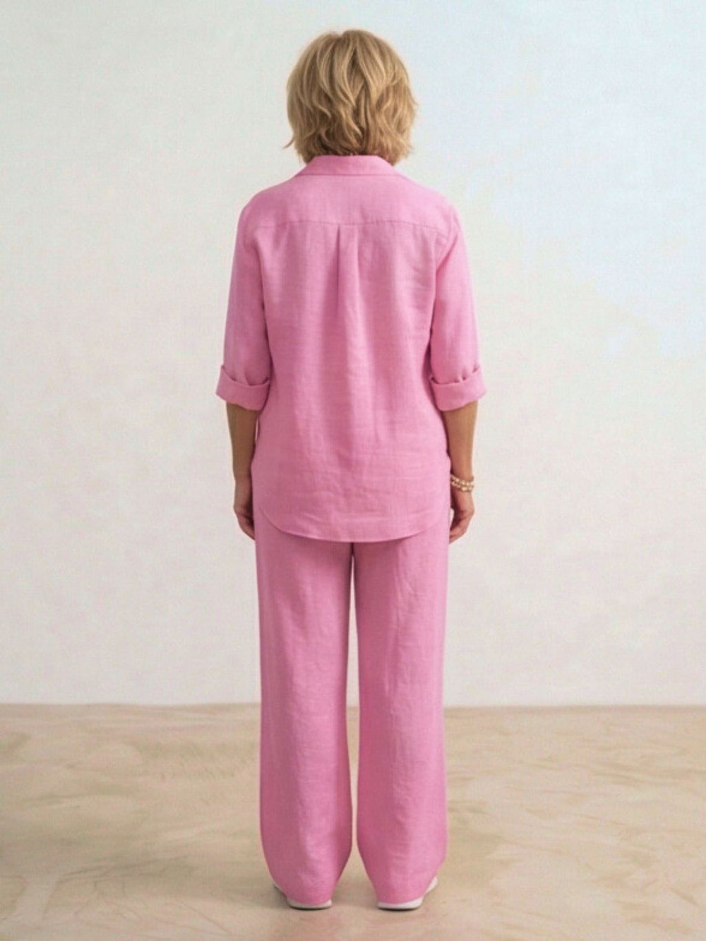 Completo camicia e pantaloni ampi da donna – Chic e fluido