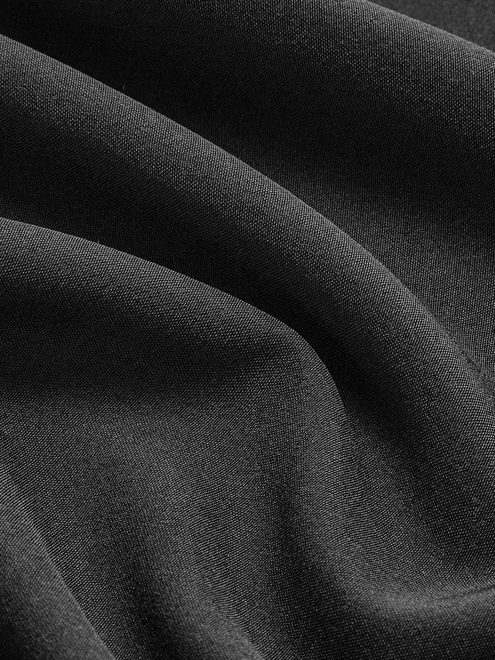 Abito lungo aperto sul fianco da donna – Elegante outfit estivo fluido