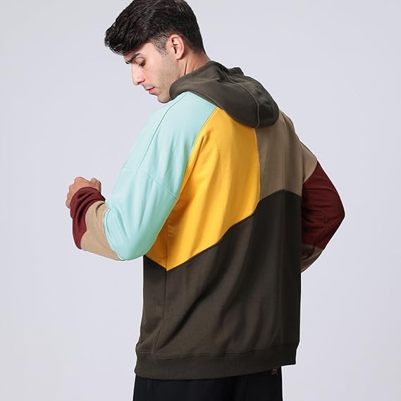 Felpa con cappuccio colorata moderna ed elegante da uomo