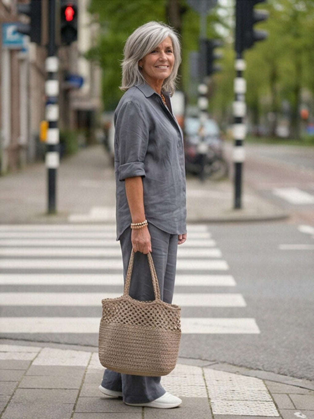 Completo camicia e pantaloni ampi da donna – Chic e fluido