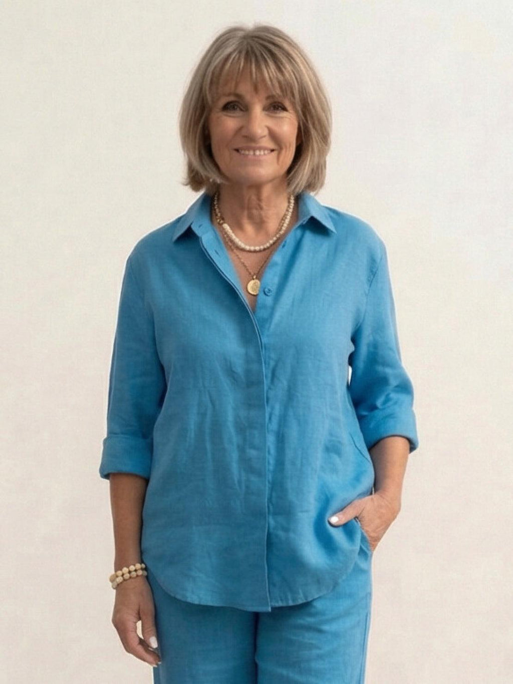 Completo camicia e pantaloni ampi da donna – Chic e fluido