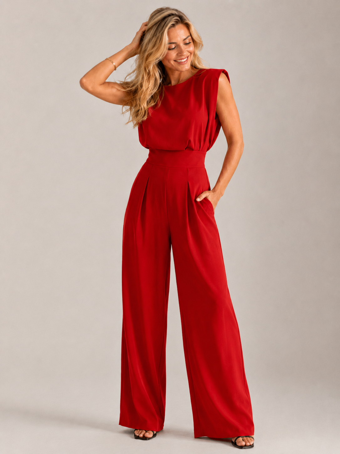Tuta da donna fluida senza maniche - Moderna ed elegante
