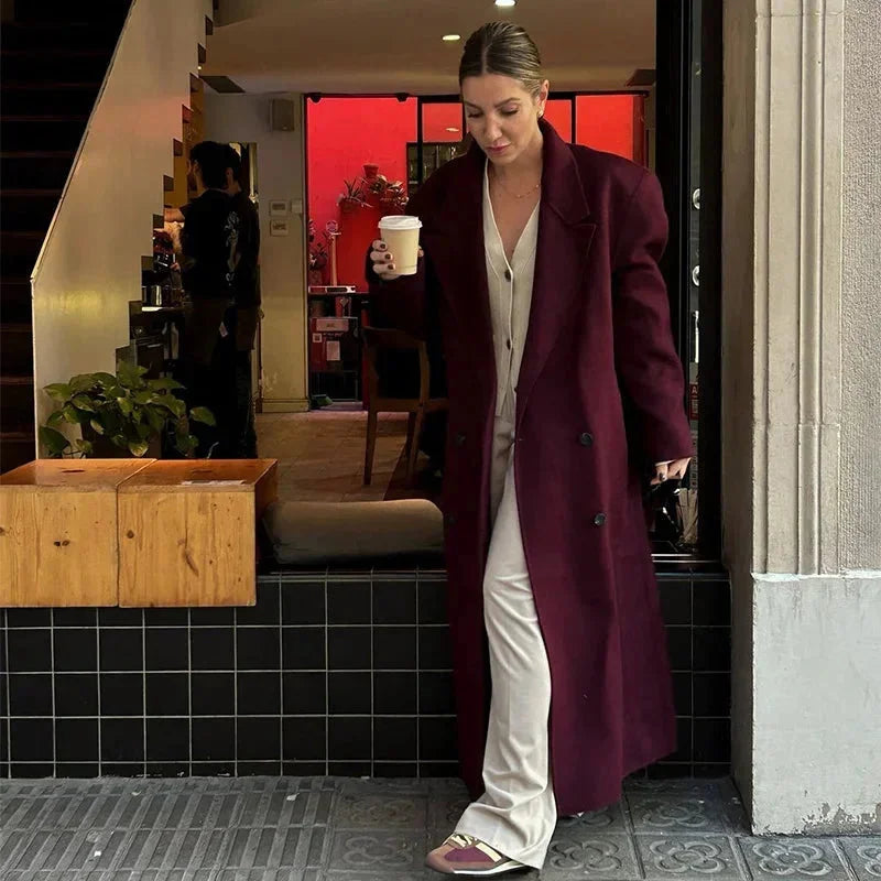 Trench long oversize femme à larges revers – Style raffiné, affirmé et contemporain