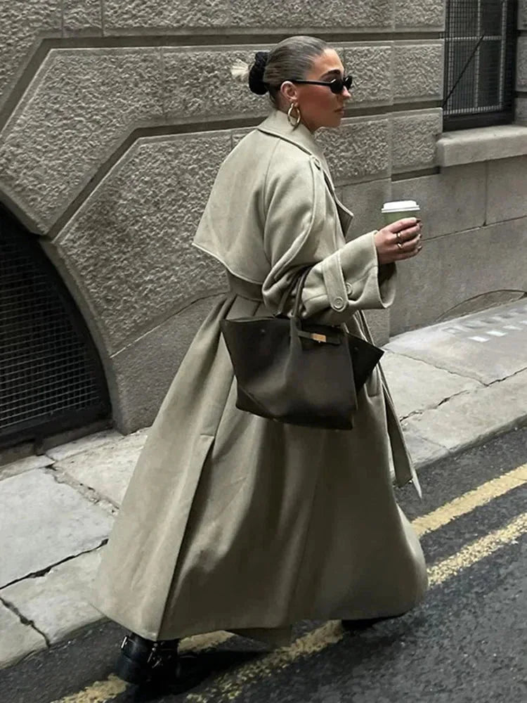 Trench donna lungo oversize a revers ampi - Stile raffinato deciso e contemporaneo