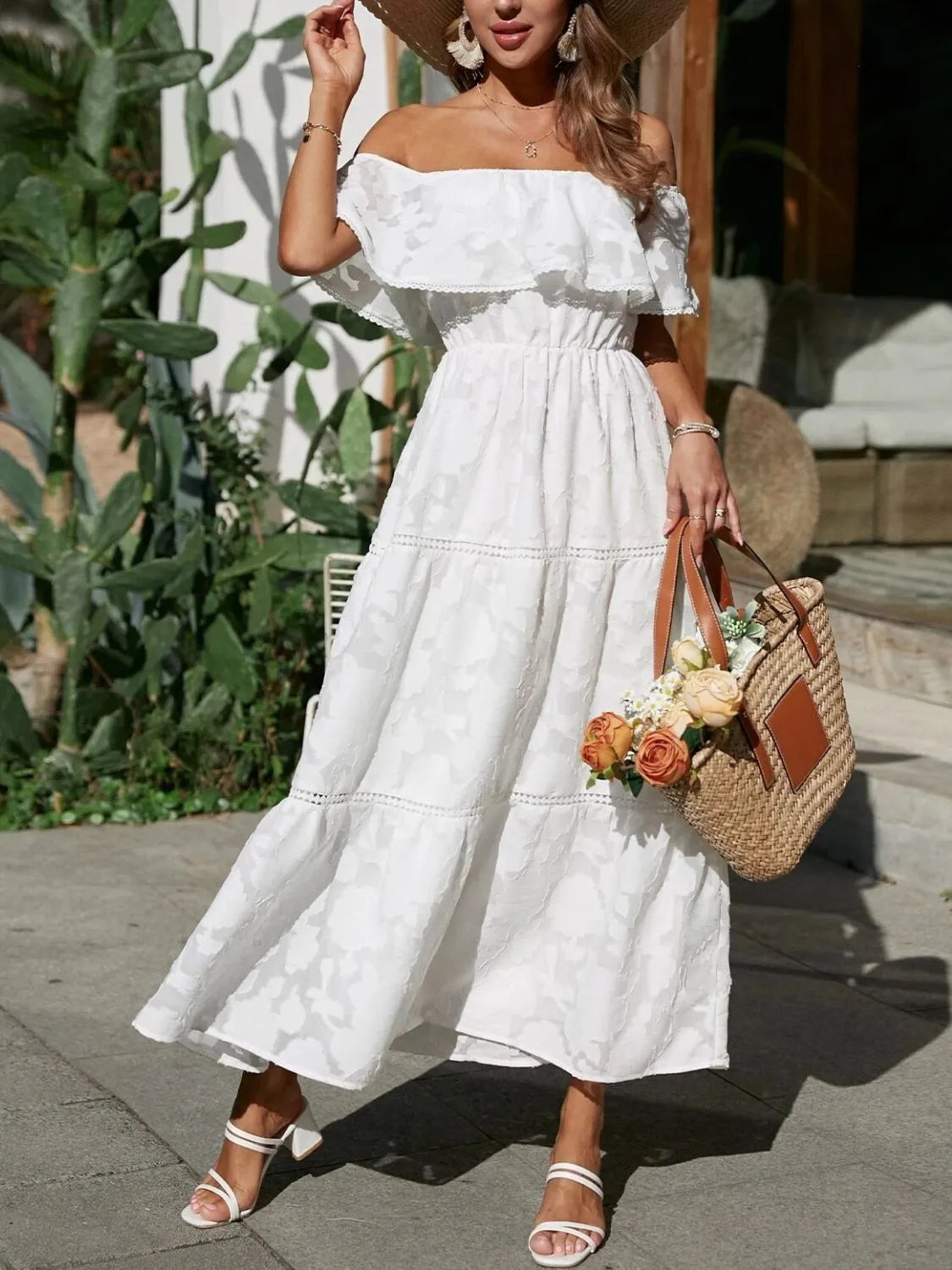 Abito lungo donna spalle scoperte jacquard e volant - Romantico ed elegante