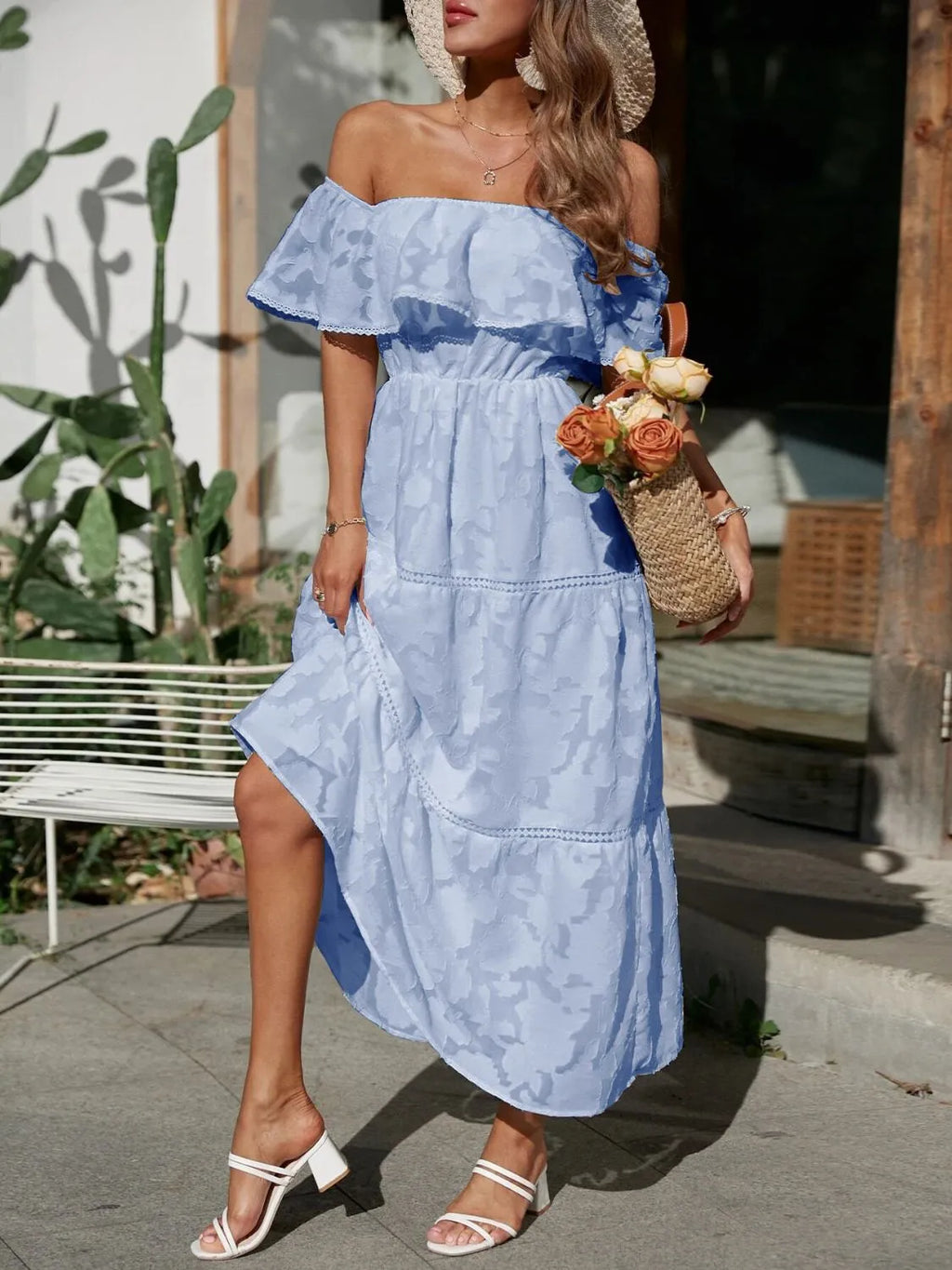 Abito lungo donna spalle scoperte jacquard e volant - Romantico ed elegante