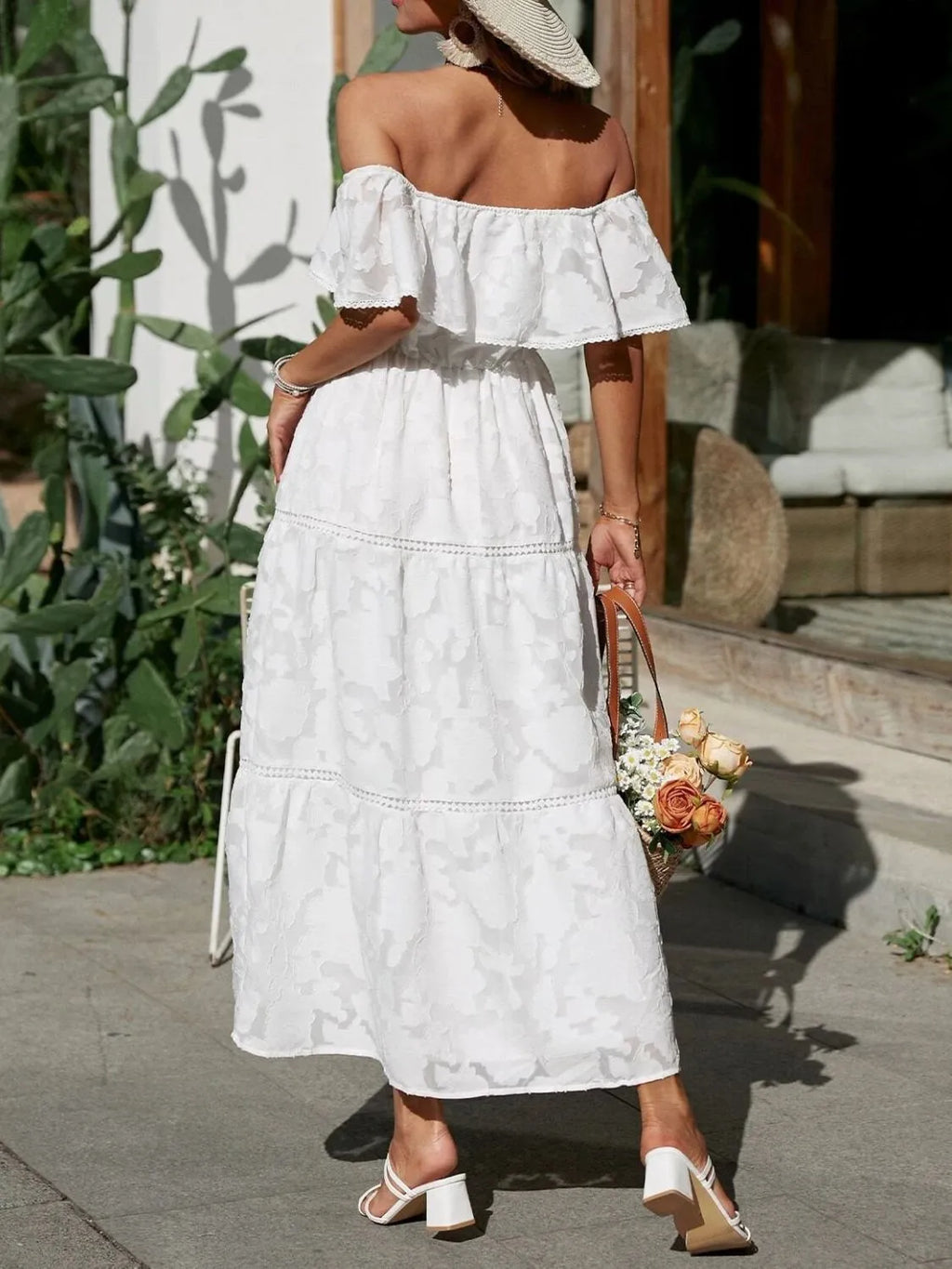 Abito lungo donna spalle scoperte jacquard e volant - Romantico ed elegante