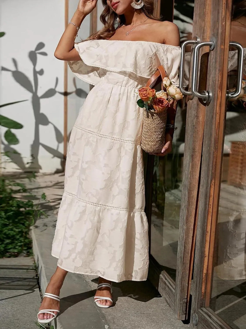 Abito lungo donna spalle scoperte jacquard e volant - Romantico ed elegante