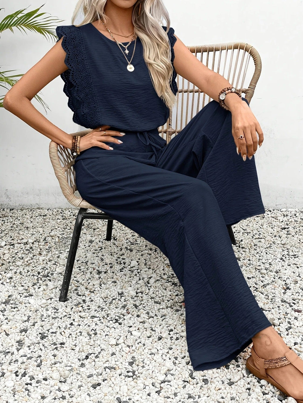 Set da donna con top con maniche ad aletta e bordi in pizzo e pantaloni a gamba larga – Elegante completo a due pezzi