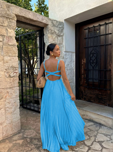 Elegant long sleeveless V-neck dress for women - Lightweight evening dress with open back and pleats for formal events  