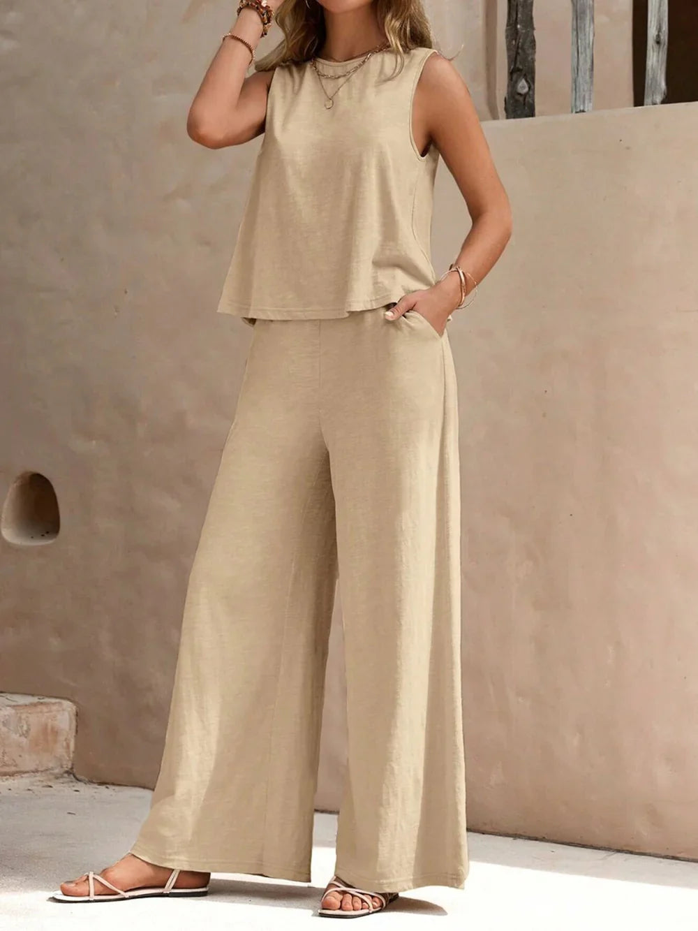 Completo due pezzi da donna composto da top e pantaloni casual | Estate